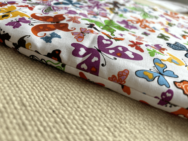 Coussin ovale "papillons"