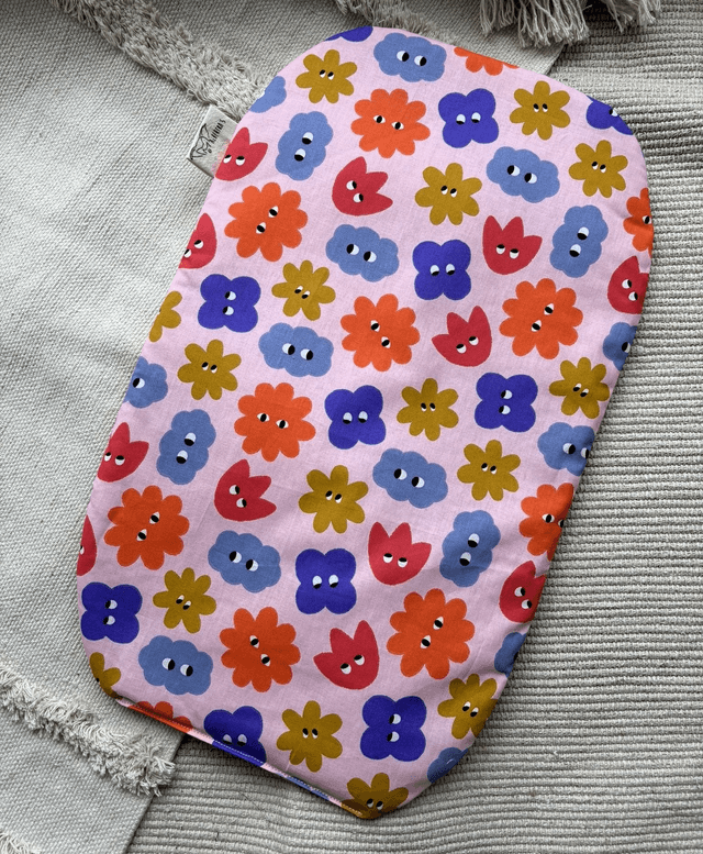 Coussin ovale &quot;tâches mignonnes&quot; 