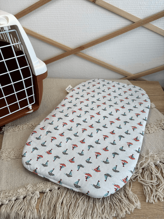 Coussin ovale &quot;petits bateaux&quot; 